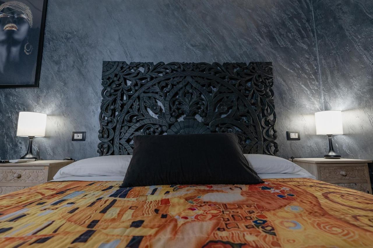 Le Boutique Luxury Rooms Diffused In Historic Center 피우미치노 외부 사진