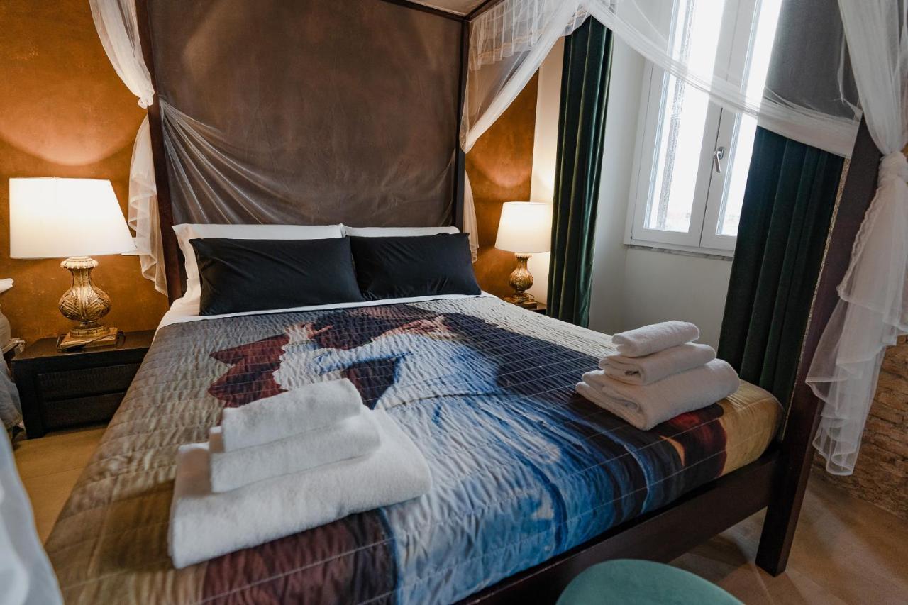 Le Boutique Luxury Rooms Diffused In Historic Center 피우미치노 외부 사진