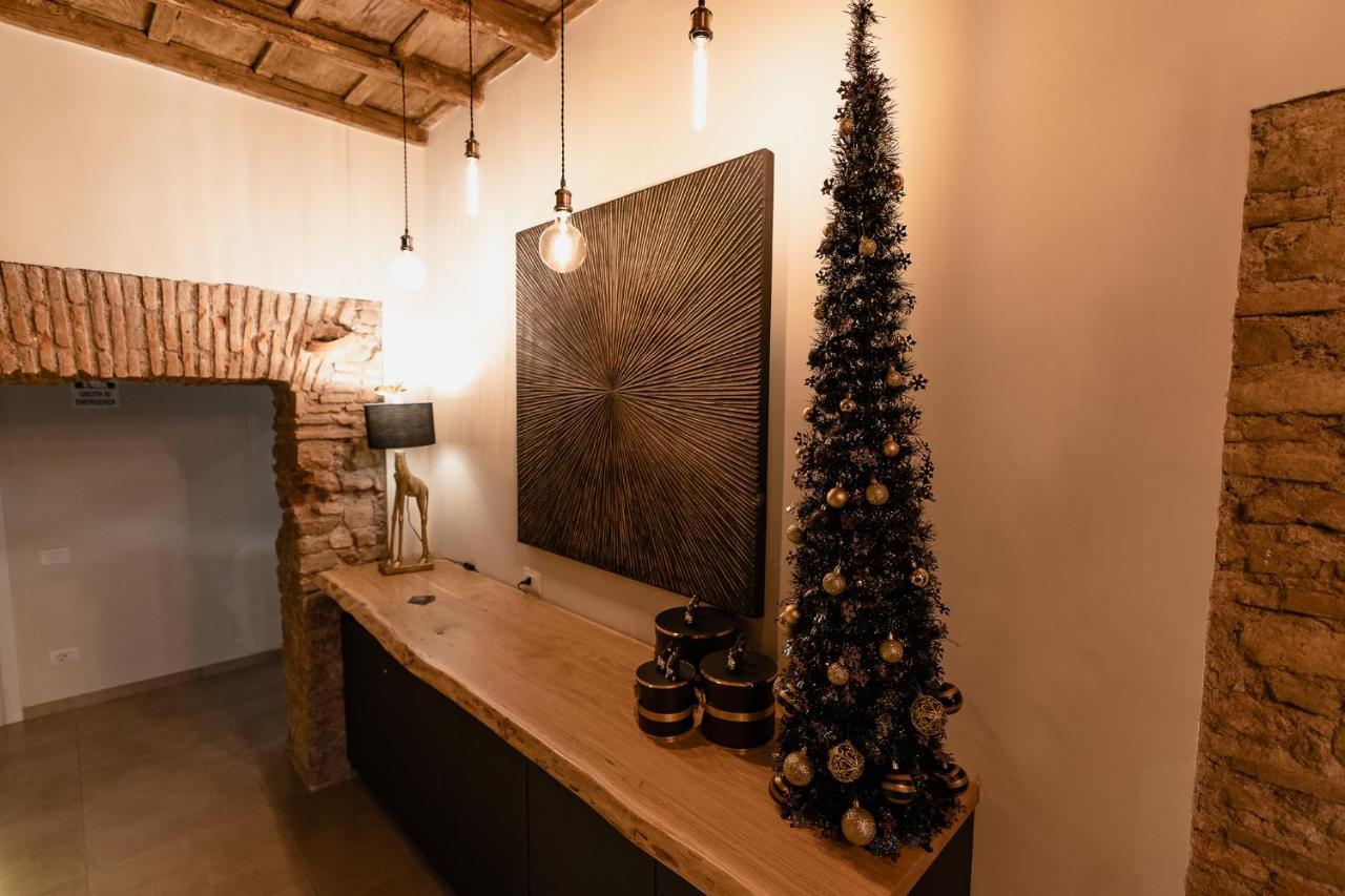 Le Boutique Luxury Rooms Diffused In Historic Center 피우미치노 외부 사진