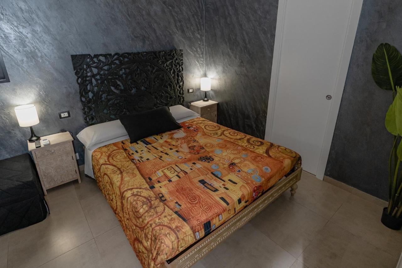 Le Boutique Luxury Rooms Diffused In Historic Center 피우미치노 외부 사진