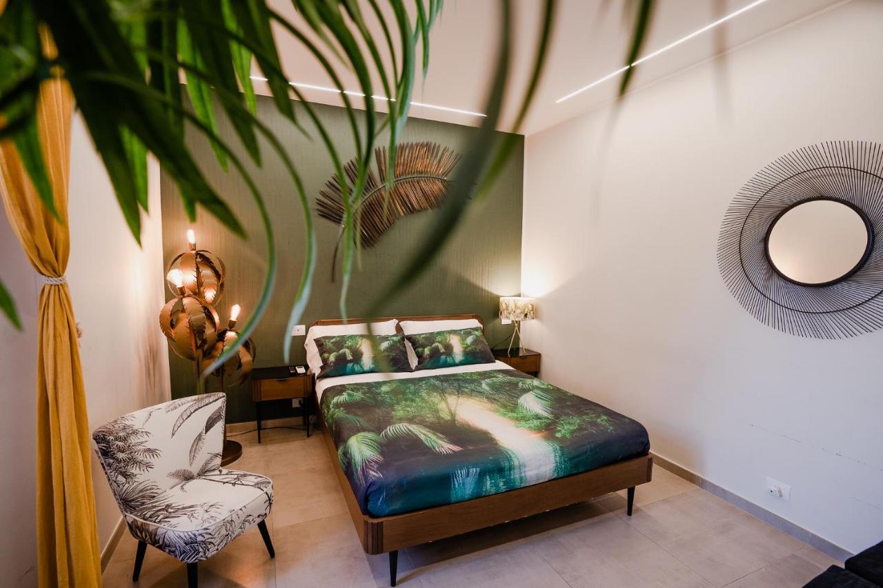 Le Boutique Luxury Rooms Diffused In Historic Center 피우미치노 외부 사진
