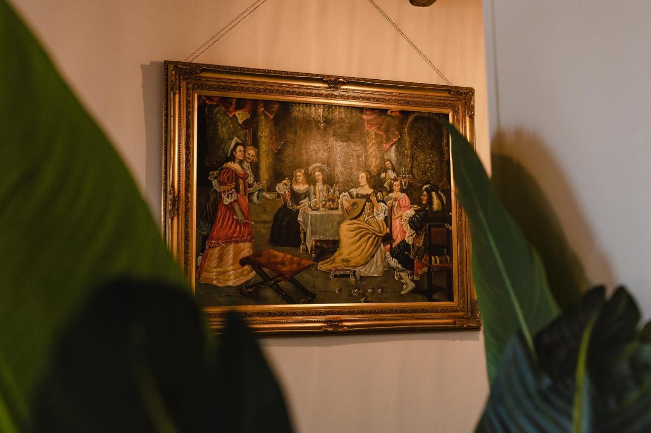 Le Boutique Luxury Rooms Diffused In Historic Center 피우미치노 외부 사진