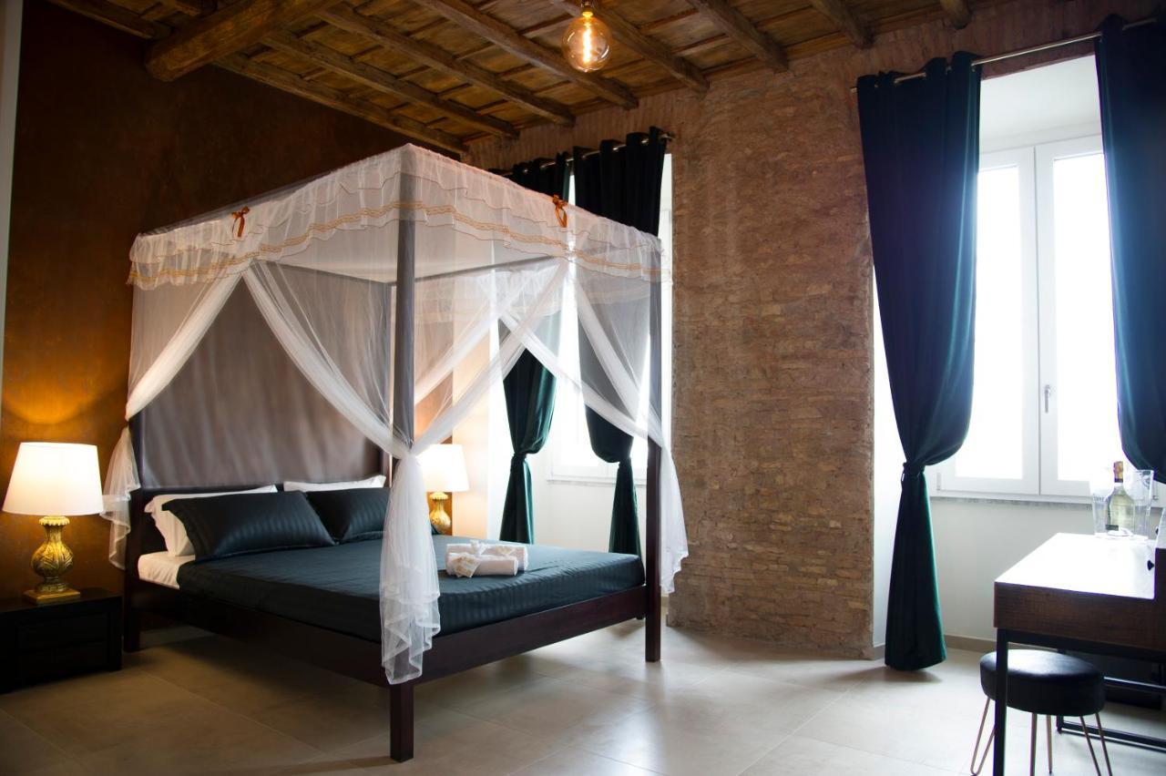 Le Boutique Luxury Rooms Diffused In Historic Center 피우미치노 외부 사진