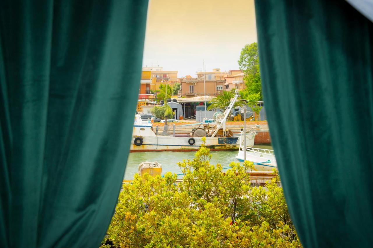 Le Boutique Luxury Rooms Diffused In Historic Center 피우미치노 외부 사진